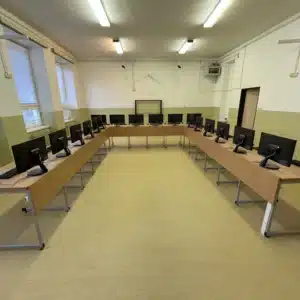 moderné stoly pre školu
